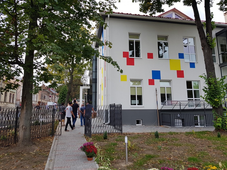 Міський голова показав як виглядає двомовний дитячий садок на вулиці Вірменській перед відкриттям