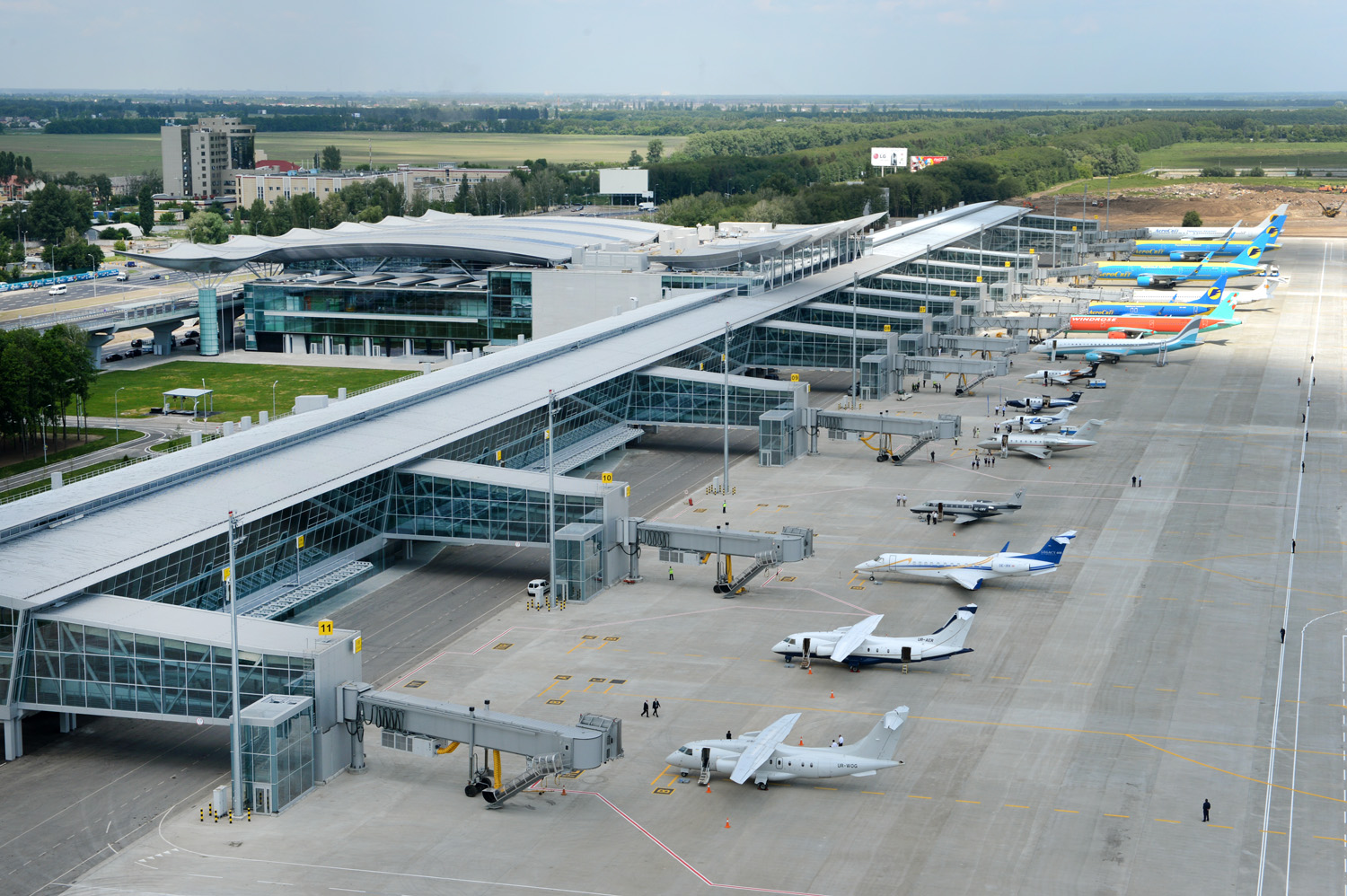 З 15 червня в усіх аеропортах України відкриваються пункти пропуску