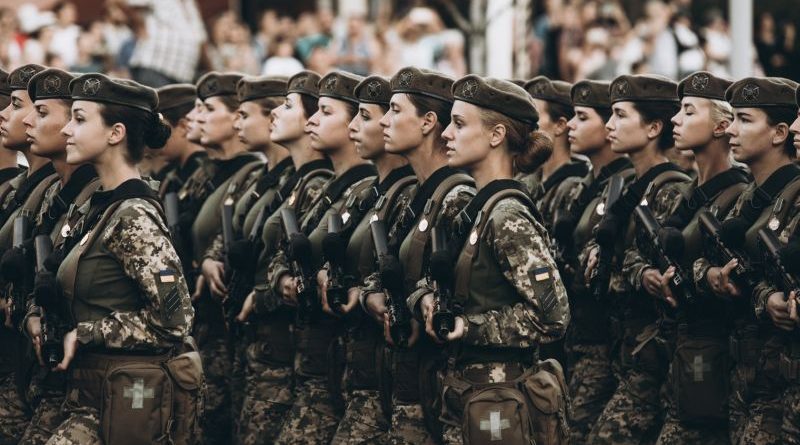 На передовій перебувають 5 тисяч українських жінок