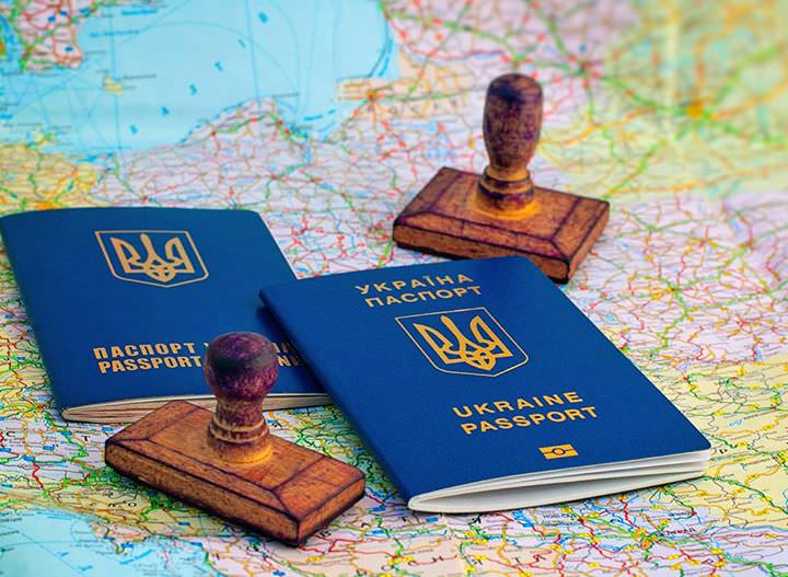 В уряді запевняють, що через рішення Конституційного суду в України не заберуть безвіз з ЄС