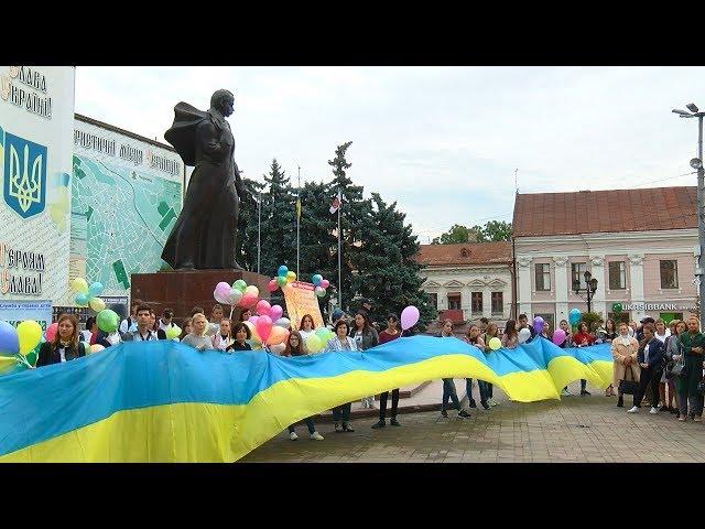 Соціальну акцію Буковина без сиріт провели у Чернівцях