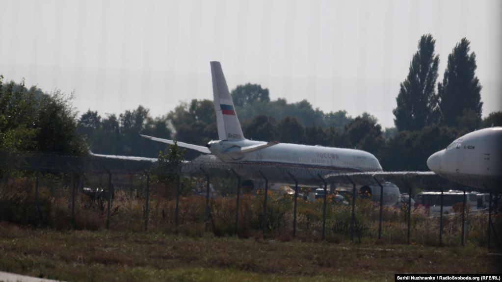 Обмін між Україною і Росією: обидва літаки вилетіли з аеропортів “Внуково-2” та “Борисполя”