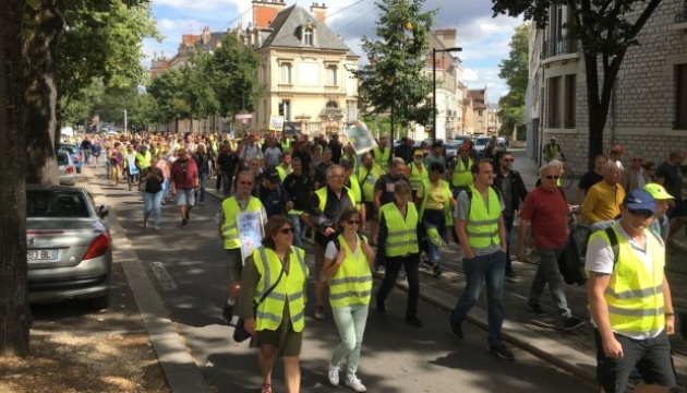 У Франції знову протестують “жовті жилети”