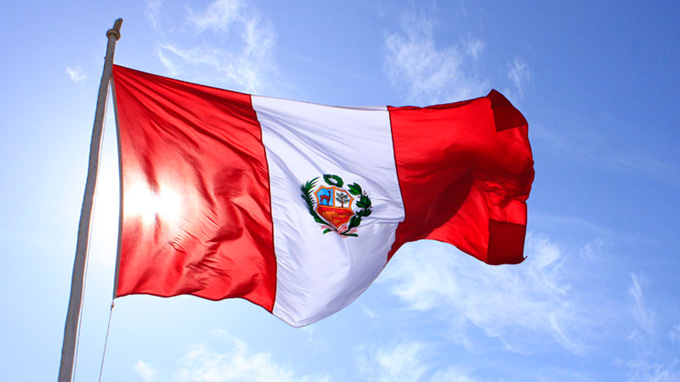 У Перу президент розпустив парламент: у відповідь депутати відсторонили його