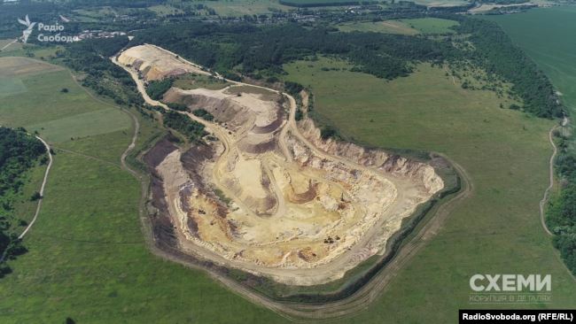 Компанія олігарха з РФ видобуває в Україні кварцит для російської “оборонки” – “Схеми”