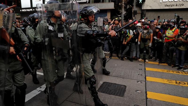 Протести у Гонконзі: поліція застосувала сльозогінний газ та водяні гармати