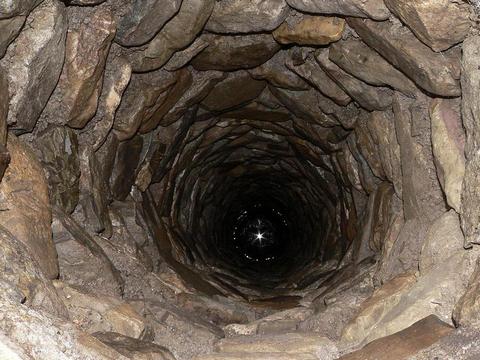 У Кіцмані в колодязі виявили тіло жінки та її 7-річної доньки