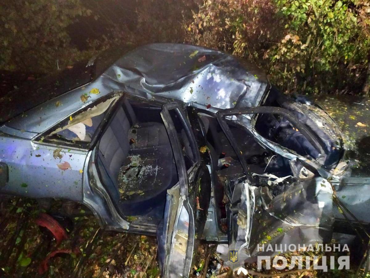 На Кельменеччині автомобіль з’їхав в кювет: є постраждалі