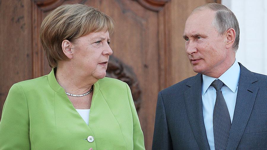 Путін у розмові з Меркель вказав на необхідність імплементації “формули Штайнмаєра” в українське законодавство