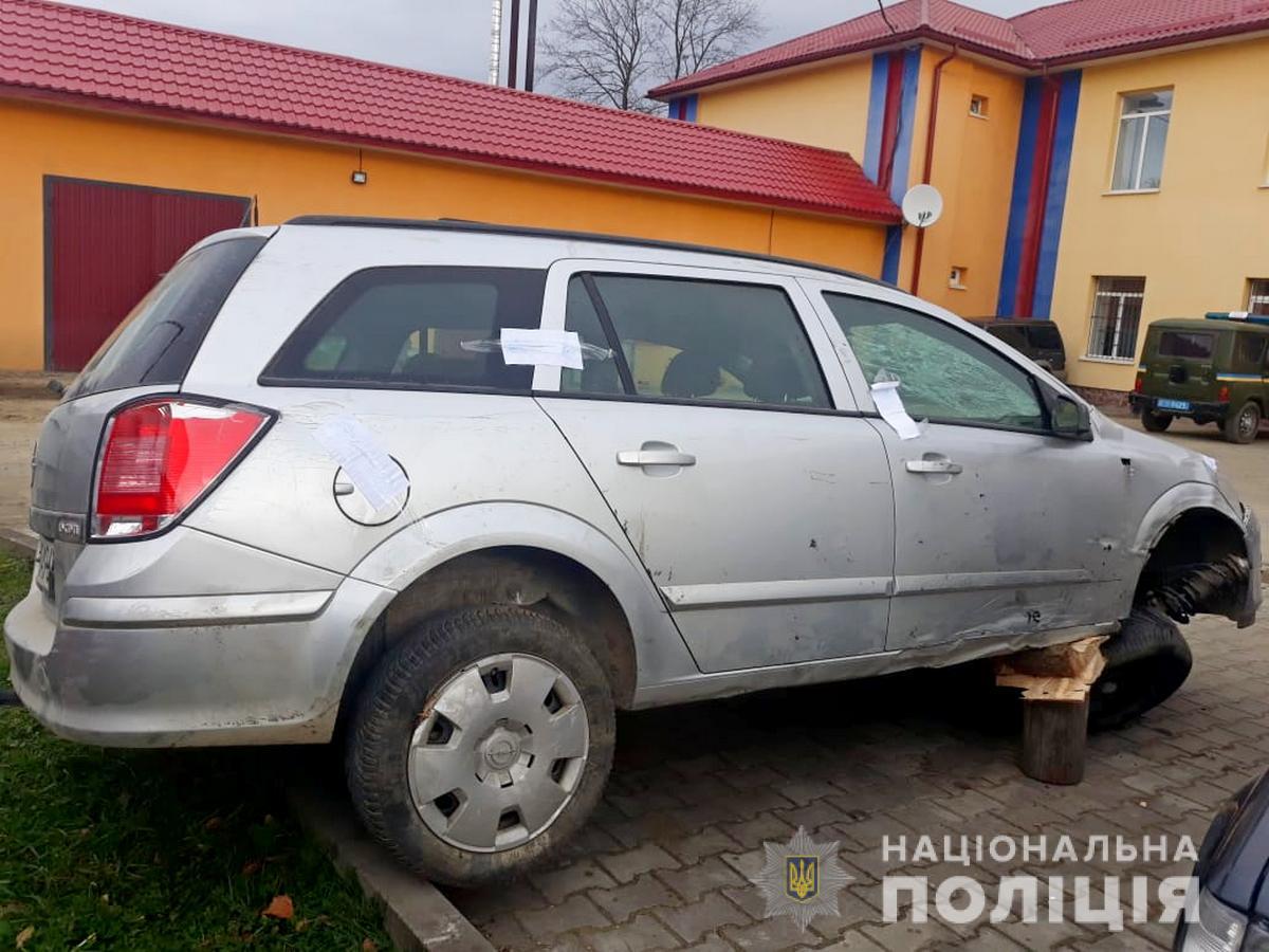 На Путильщині поліцейські задокументували автопригоду з потерпілими