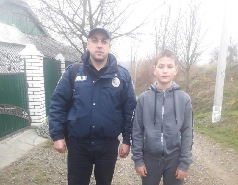 Поліція за добу розшукала зниклого на Буковині хлопчика