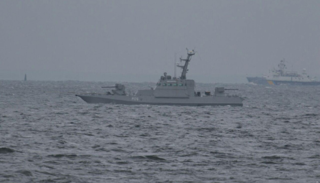 Повернуті Росією українські кораблі прибувають в Очаків