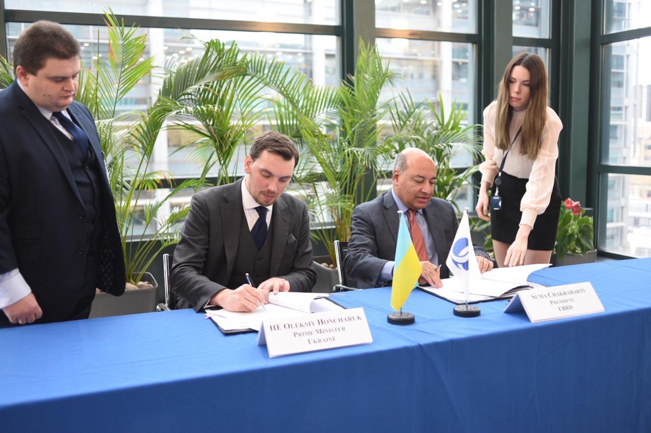 340 км у 5 областях: ЄБРР надасть Україні 900 млн євро на ремонт доріг