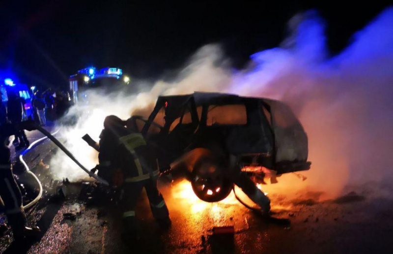 Моторошна ДТП поблизу Чернівців: загорілось авто, є загиблі