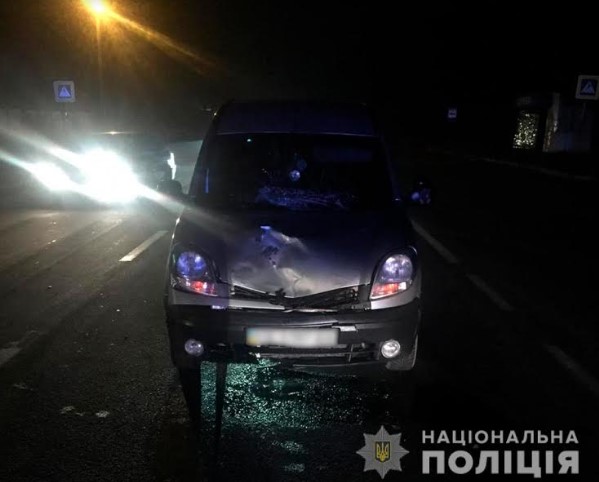У Коровії водій «Renault Kangoo» збив дівчину на переході – поліція