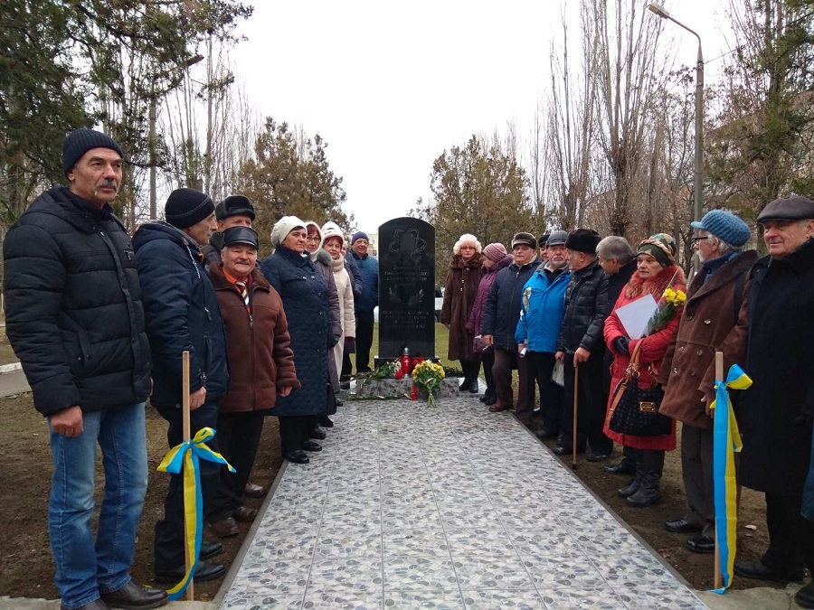 У Новодністровську відкрили пам’ятник ліквідаторам аварії на Чорнобильській АЕС