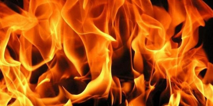 Пожежників викликали очевидці: у Чернівцях горить квартира на проспекті