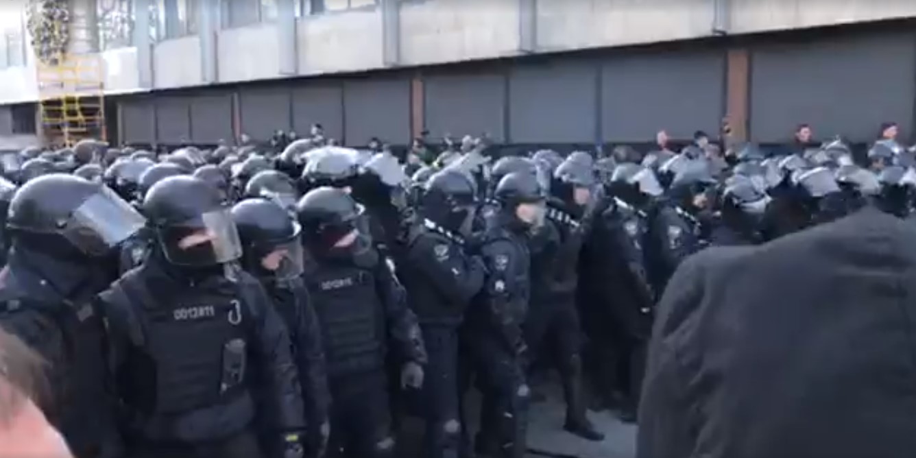 Протести у Києві: під Радою почалися сутички