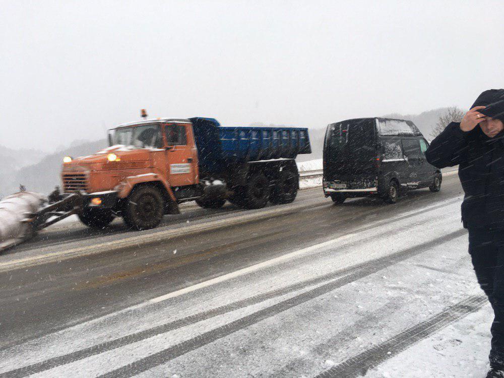 Снігопад на Буковині: у області фіксують ДТП