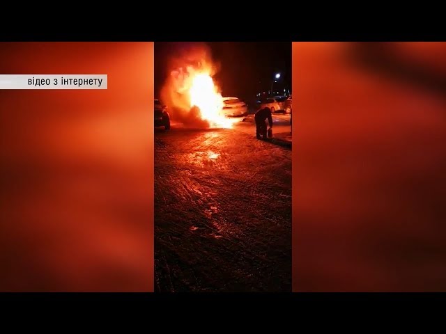 У Чернівцях поблизу автозаправки спалахнув автомобіль BMW