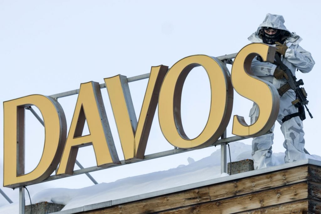 Провал спецоперації: у Давосі розсекретили двох російських шпигунів-“сантехніків”