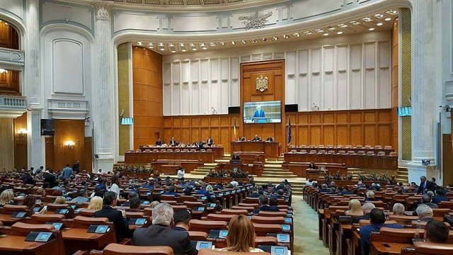 У парламент Румунії внесли пропозицію про вотум недовіри уряду