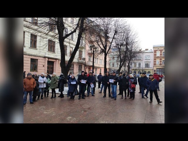 Біля Чернівецької ОДА відбулася Всеукраїнська акція протесту “Стоп пресФОП – захисти бізнес”