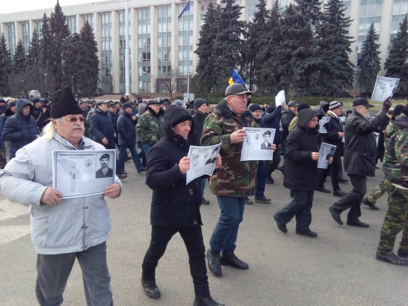 У Молдові ветерани штурмують будівлю уряду