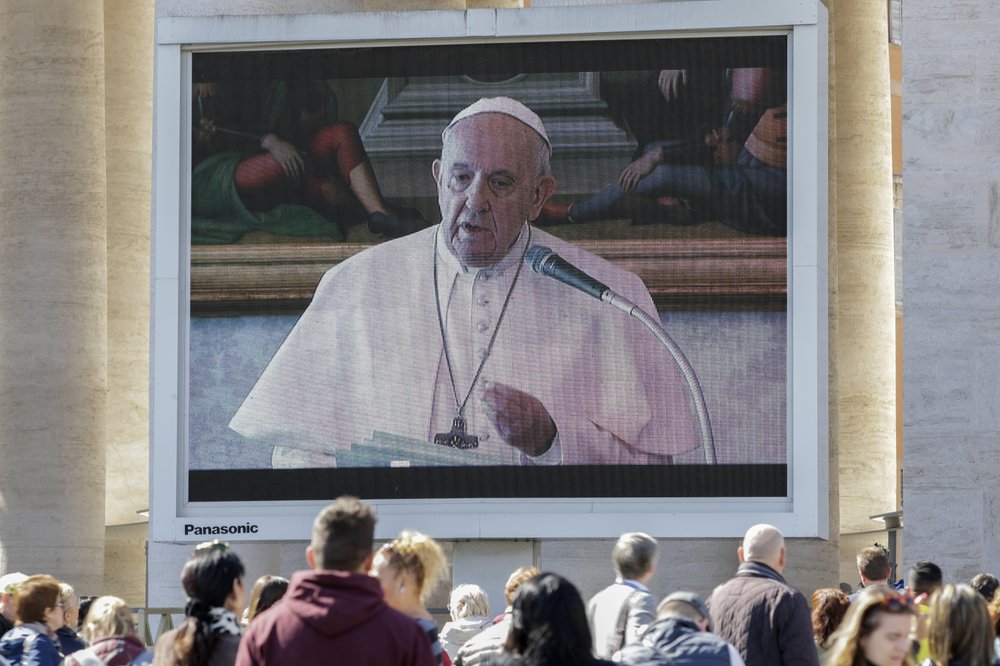 Через коронавірус: Папа Римський вперше провів проповідь за допомогою онлайн-трансляції