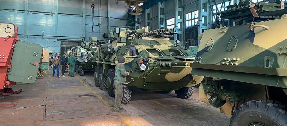 Українським військовим передали партію БТР-4Е з новими кулеметами