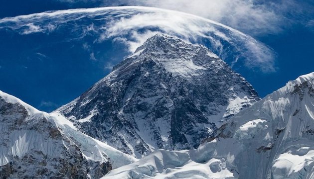 На Евересті запустили зв’язок 5G