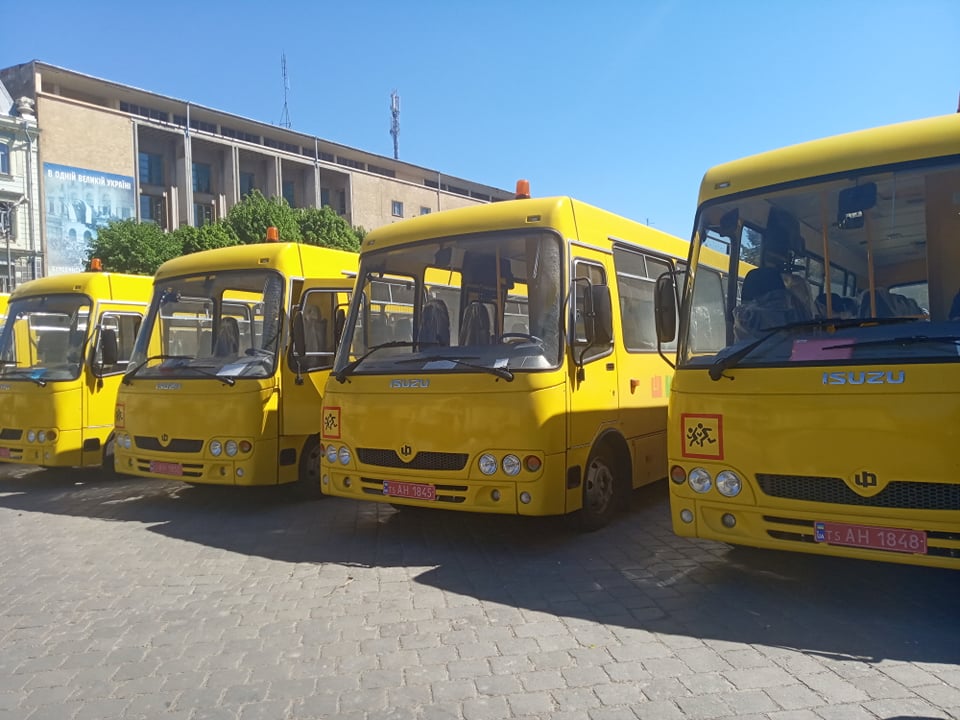 На Буковині закупили ще 10 нових автобусів для школярів (фото)