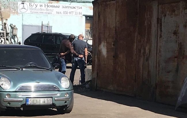 Полтавський терорист із заручником зник на наданій йому автівці
