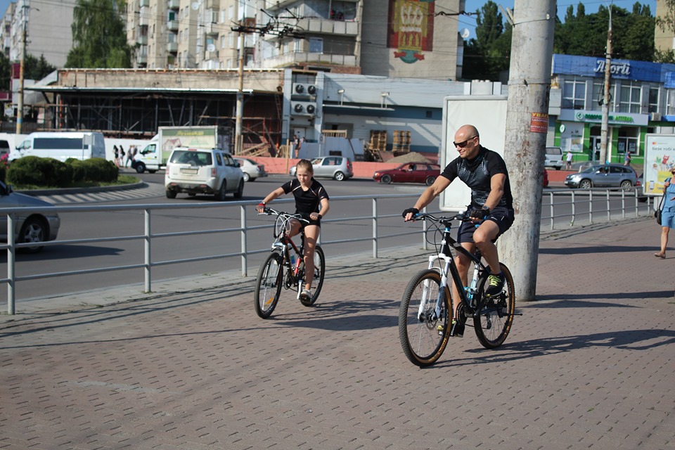 У Чернівцях 80% велосипедистів їздять тротуарами (статистика)