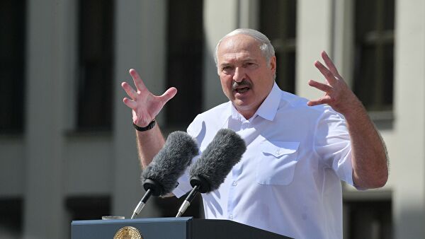 Лукашенко: Ми не будемо приймати літаки з України