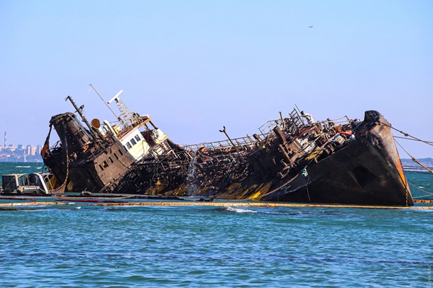 В Одесі знову роблять спробу підняти затонулий танкер – ЗМІ