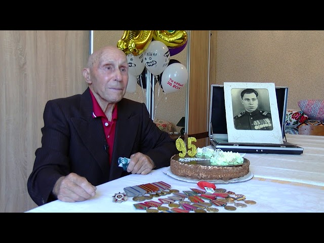 Качає прес, віджимається та присідає. 95-й день народження відзначив ветеран війни із Кострижівки