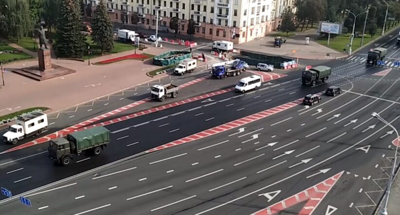 Протести у Білорусі: до Мінська стягують військову техніку та автозаки