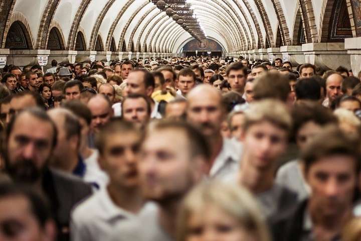 Зменшиться до 35 мільйонів через кілька десятиліть: населення України швидко скорочується