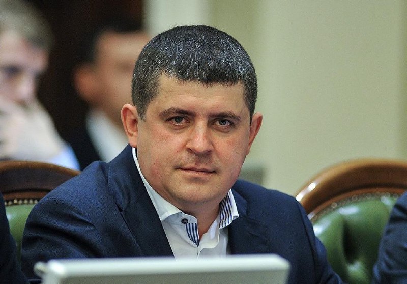 Максим Бурбак: Тих, хто на рейтингу Зеленського намагається пройти до обласної ради, буде небагато