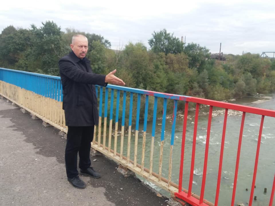 Буковинська “Свобода” хоче притягнути Осачука до відповідальності через червоний міст