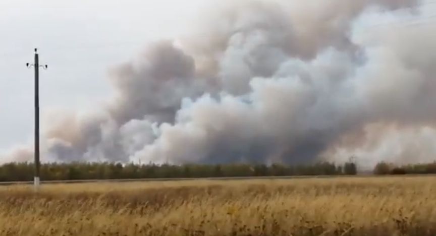 Почалися вибухи: у Росії горять склади боєприпасів