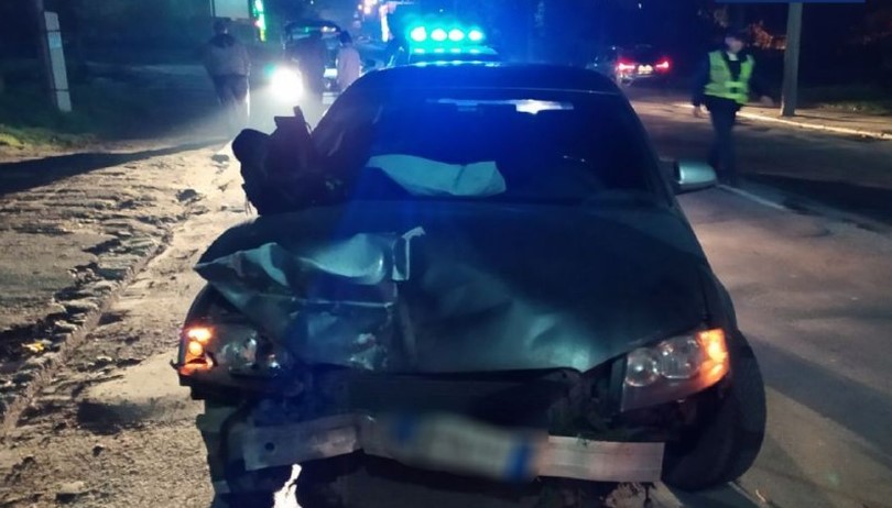 У Чернівцях п’яна водійка на краденому авто врізалася у вантажівку