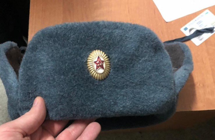 У Львові затримали чоловіка в шапці з радянською кокардою