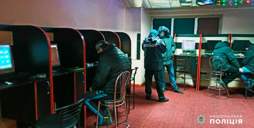 На Буковині поліцейські припинили діяльність мережі підпільних гральних закладів