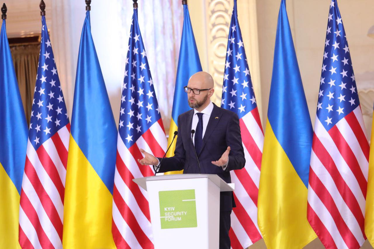 Арсеній Яценюк презентував 12 пунктів стратегічного партнерства між США та Україною