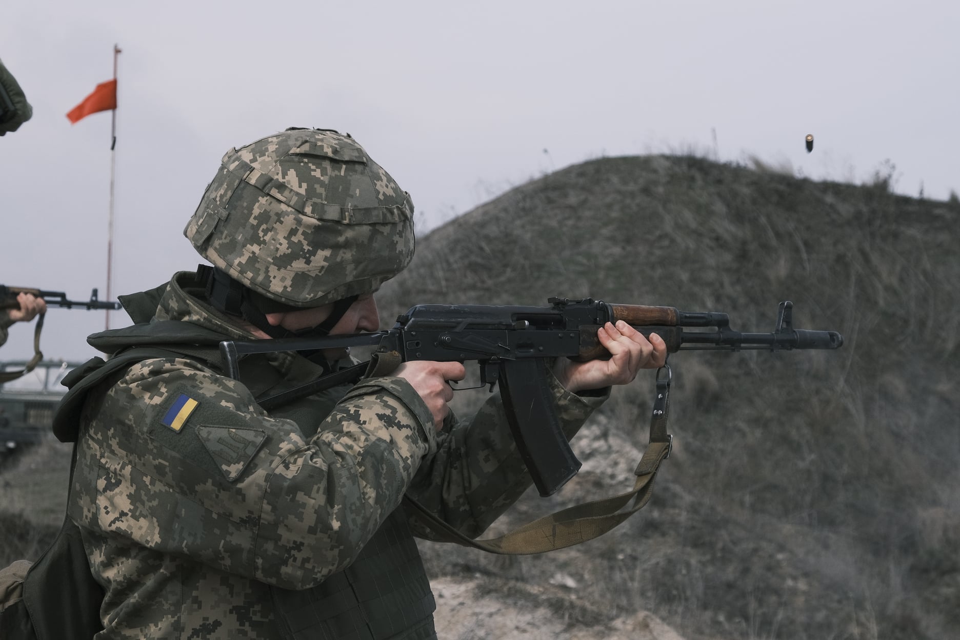 Російські агресори порушили режим припинення вогню 8 разів: українського військового поранили
