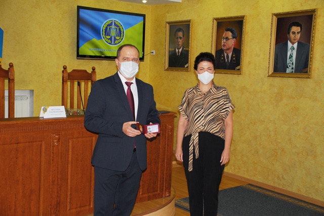 В Чернівецькій області відсторонили  головну прокурорку