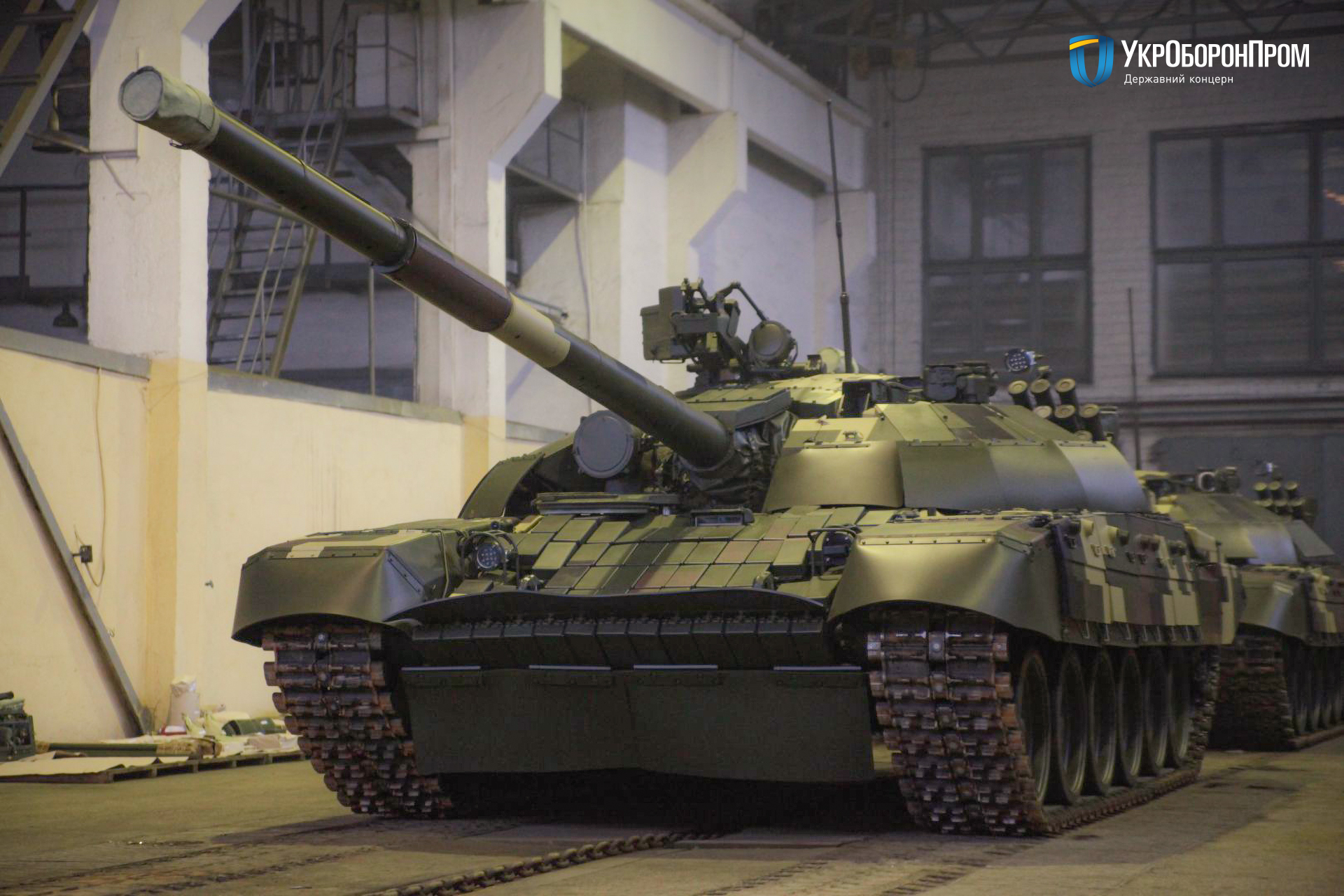 Київський бронетанковий завод достроково передав армії три відремонтовані танки