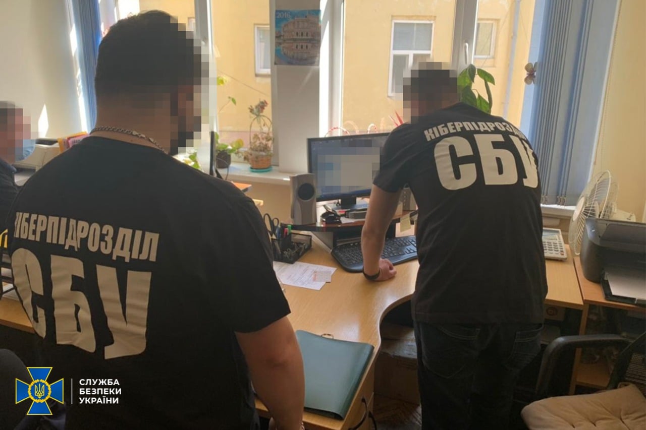 У Чернівцях СБУ заблокувала незаконний витік інформації з обмеженим доступом у міськраді